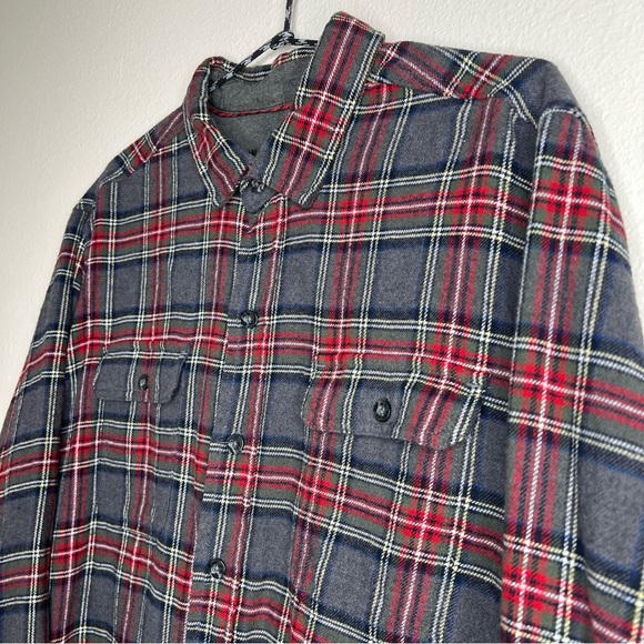 Woolrich Gray & Red Plaid Flannel 100% Cotton Long Sleeve Button Up Shirt XL - Picture 2 of 11